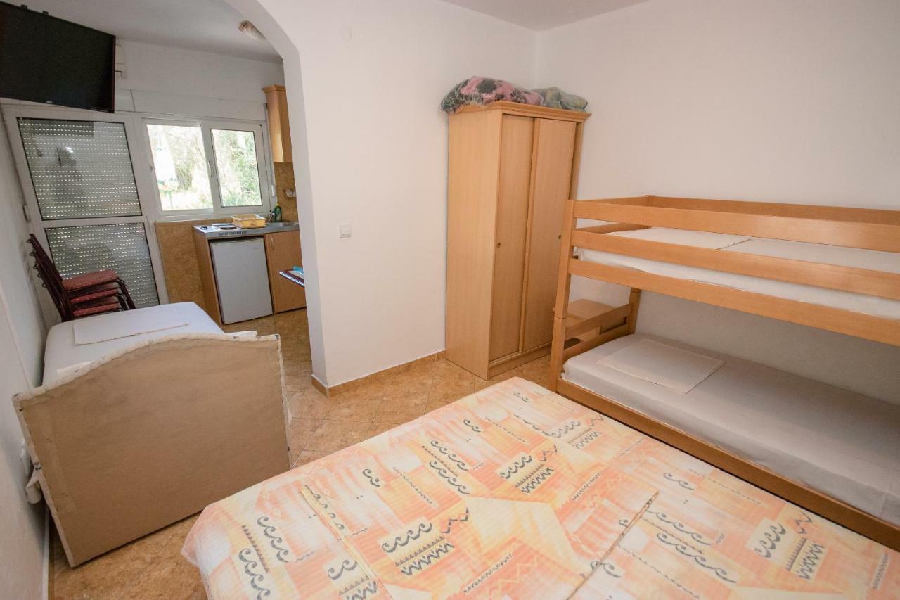 Apartments Duskic Utjeha Bagian luar foto